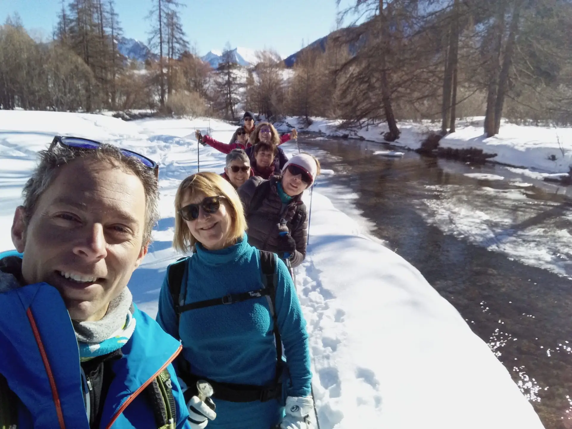 Famille en raquettes à Montgenèvre