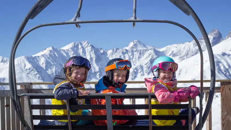 Cours de ski enfants: progression par niveaux avec l’ESI