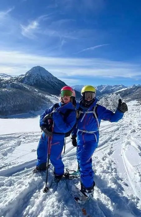 deus adolescents sur les pistes de Montgenevre