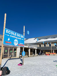 ESI APEAK ski lesson meeting point in Montgenevre near Espace Prarial